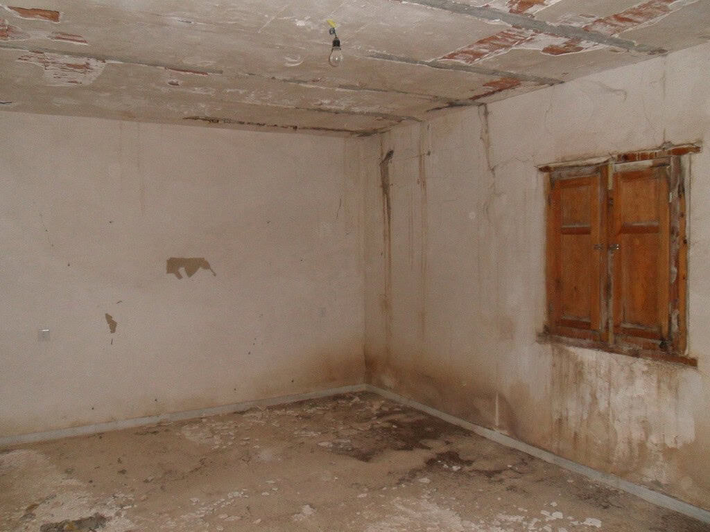 Old interior room in village property in Freila, Granada.