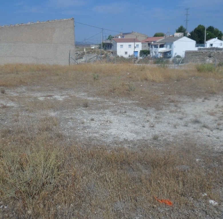 Cave house plot in Cuevas del Campo, Granada, ideal for renovation or new construction.