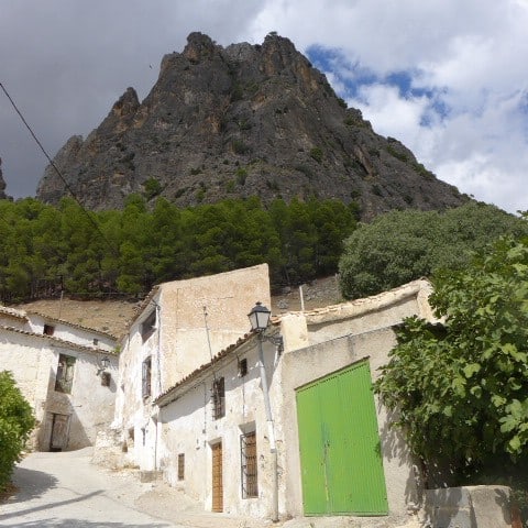 Charming rural property with mountain views in Don Pedro, Jaen, surrounded by lush greenery and trad.