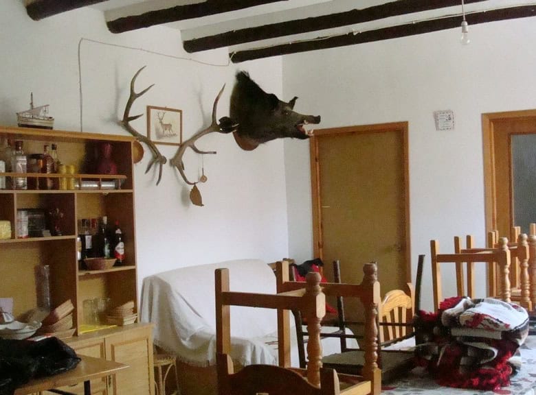 Charming rural property in Hijate, Almeria, featuring traditional decor and rustic furnishings.