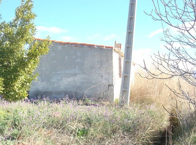 Plot of land in Tijola, Almeria, ideal for building or farming.