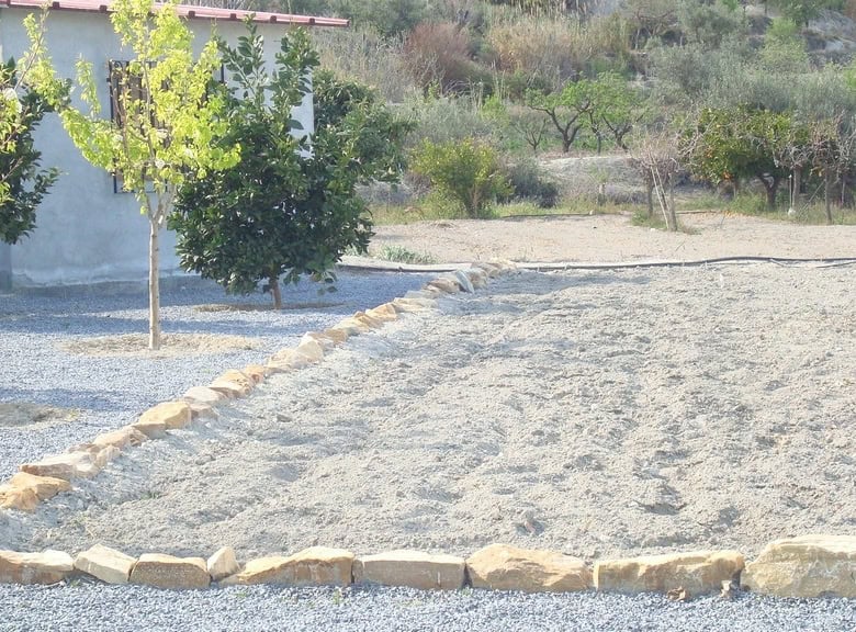 Rural property in Cela, Almeria with spacious outdoor area and scenic views. Perfect for countryside.