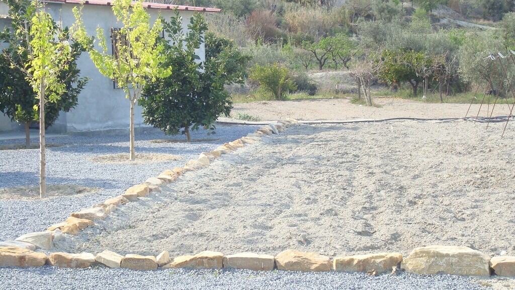Rural property in Cela, Almeria with spacious outdoor area and scenic views. Perfect for countryside.