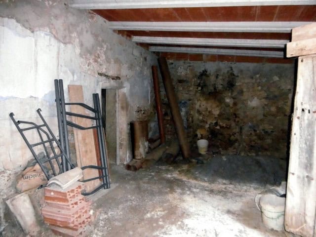 Rural property in Hijate, Almeria, showing an unfinished interior with construction materials and ru.