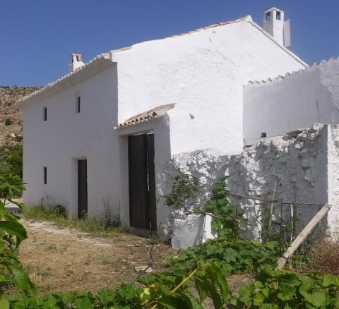 Traditional rural property in Castril, Granada, with whitewashed walls and rustic charm.