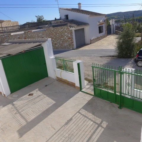 Charming cave house with traditional stone walls in Galera, Granada, offering a unique rural living.