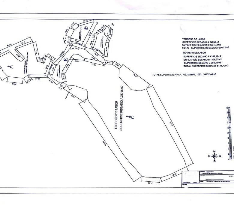 Farm property for sale in Benamaurel, Granada, featuring spacious land and rural amenities.