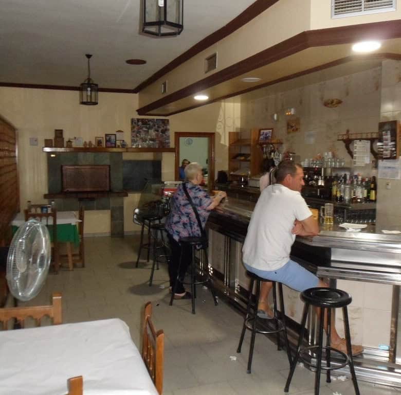 Commercial property bar interior in Baza, Granada, ideal for hospitality businesses.
