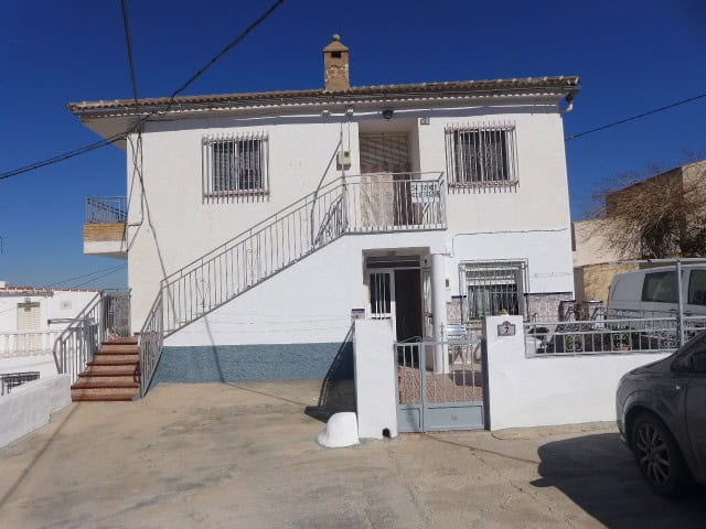 Bright apartment in Freila, Granada featuring a spacious balcony and modern amenities.
