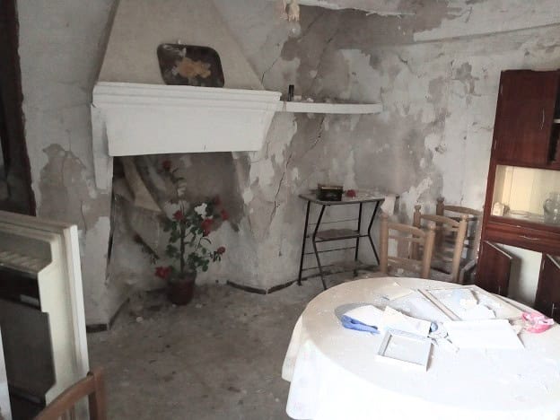 Charming rural home with rustic interior in Belerda, Jaen, featuring traditional decor and cozy atmo.