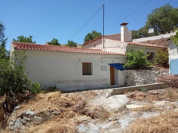 Charming rural property in Gor, Granada, with traditional architecture and scenic surroundings.