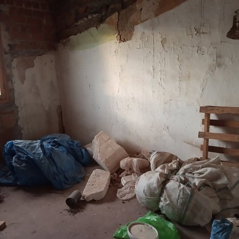 Village property in Gor, Granada with renovation potential and rustic charm. Ideal for buyers seekin.