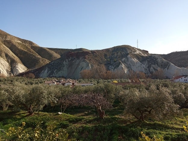 Charming village property surrounded by lush greenery and scenic mountains in Hinojares, Jaen.