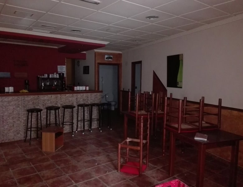 Commercial property in Seron, Almeria with interior seating and bar area.