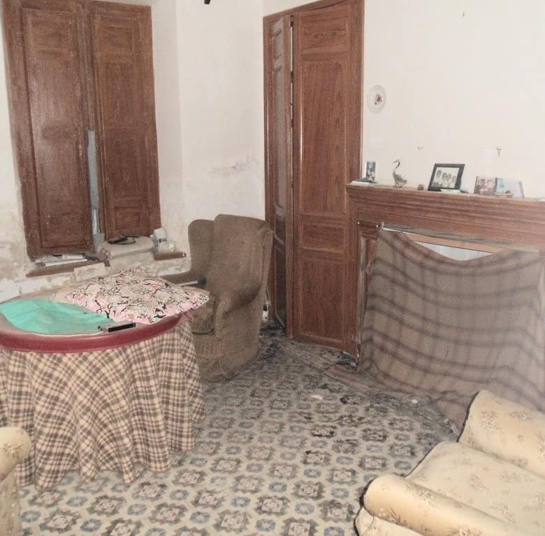 Village property in Campo Camara, Granada with cozy interiors and traditional decor.