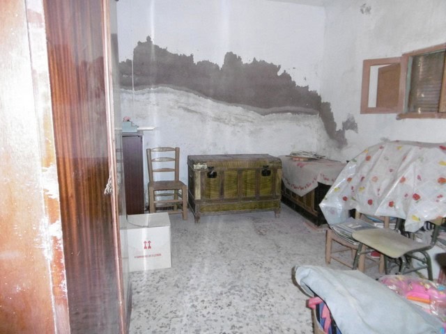 Charming town house in Tijola, Almeria, with renovation potential and traditional Spanish architectu.