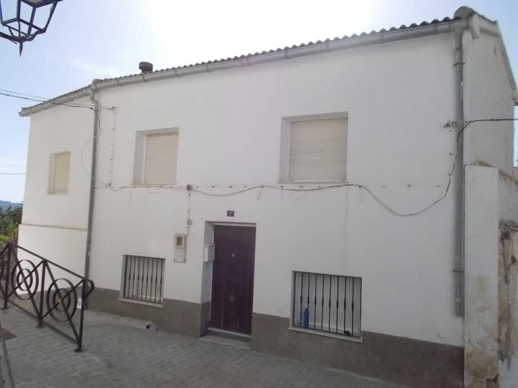Charming village house in Seron, Almeria, with traditional architecture and outdoor space.