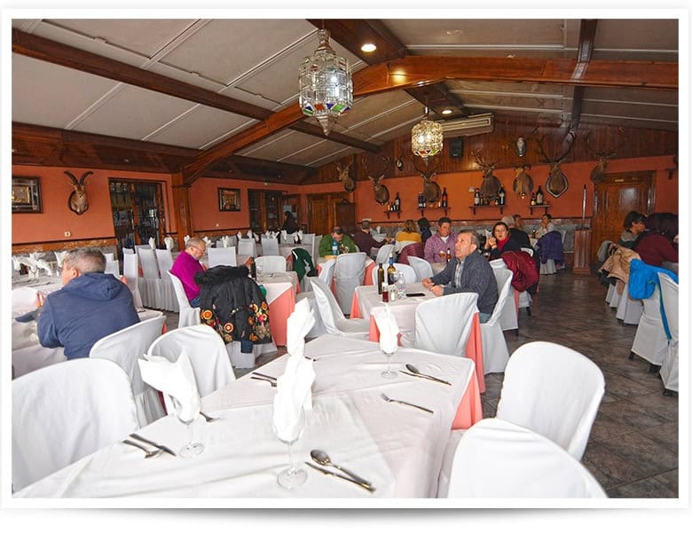 Commercial space in Baza, Granada, ideal for business investment or restaurant setup.