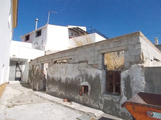 Village property in Lucar, Almeria with renovation potential and traditional architecture.