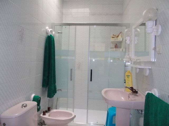Charming village property in Cela, Almeria with modern bathroom amenities.