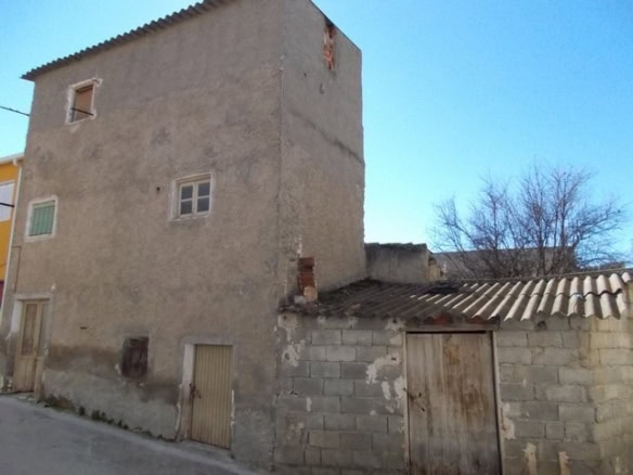 Village property for sale in Zujar, Granada with rustic charm and potential.