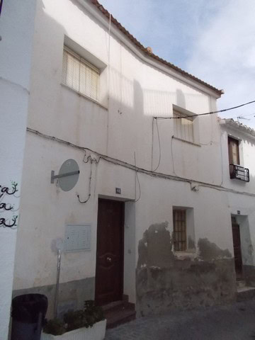 Village property in Seron, Almeria with traditional white facade and rustic charm.