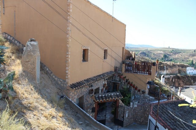 Charming town house in Cullar, Granada, featuring traditional architecture and scenic views of the s.