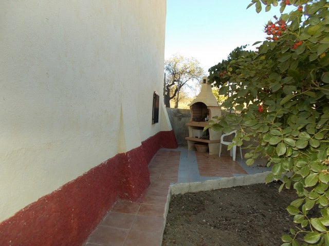 Charming rural property in Seron, Almeria with outdoor space and traditional features. Perfect for c.