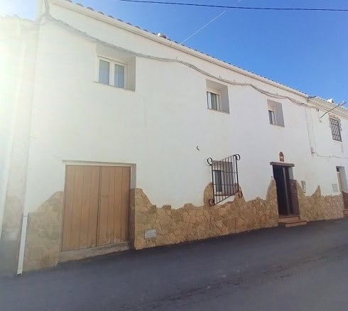 Charming village house in Fontanar, Jaen with traditional architecture and rustic charm. Perfect for.