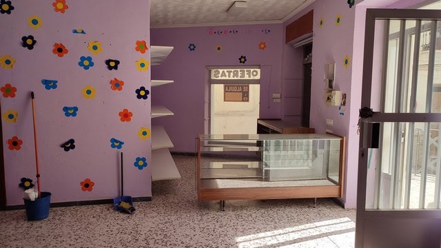 Commercial property for sale in Seron, Almeria, ideal for business ventures. Spacious interior with.