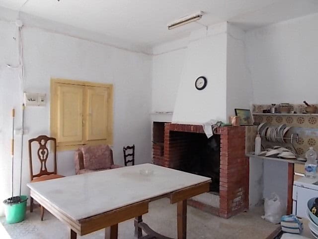 Charming rural property with fireplace in Tijola, Almeria, ideal for countryside living.