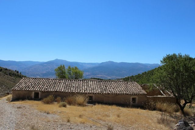 Traditional rural house in Lucar, Almeria with scenic mountain views.
