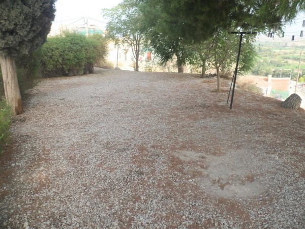Unique cave house in Benamaurel, Granada with scenic views and natural surroundings.