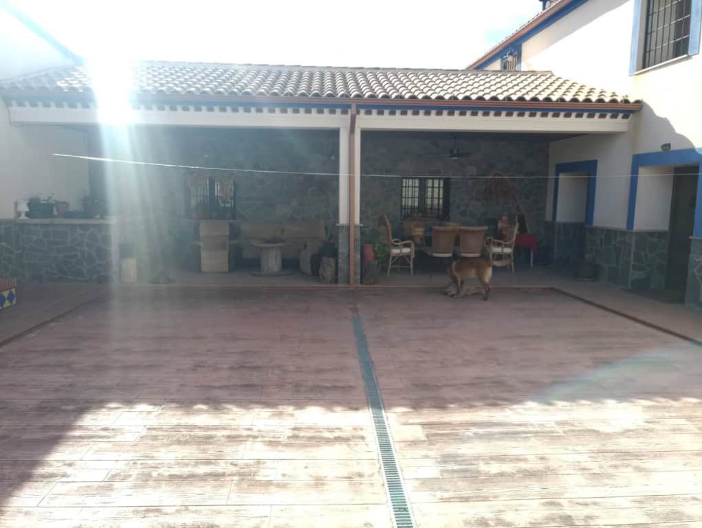 Commercial property for sale in Oria, Almeria with spacious outdoor area and traditional architectur.