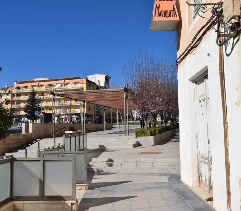 Commercial property in Baza, Granada, ideal for business investment or retail use.