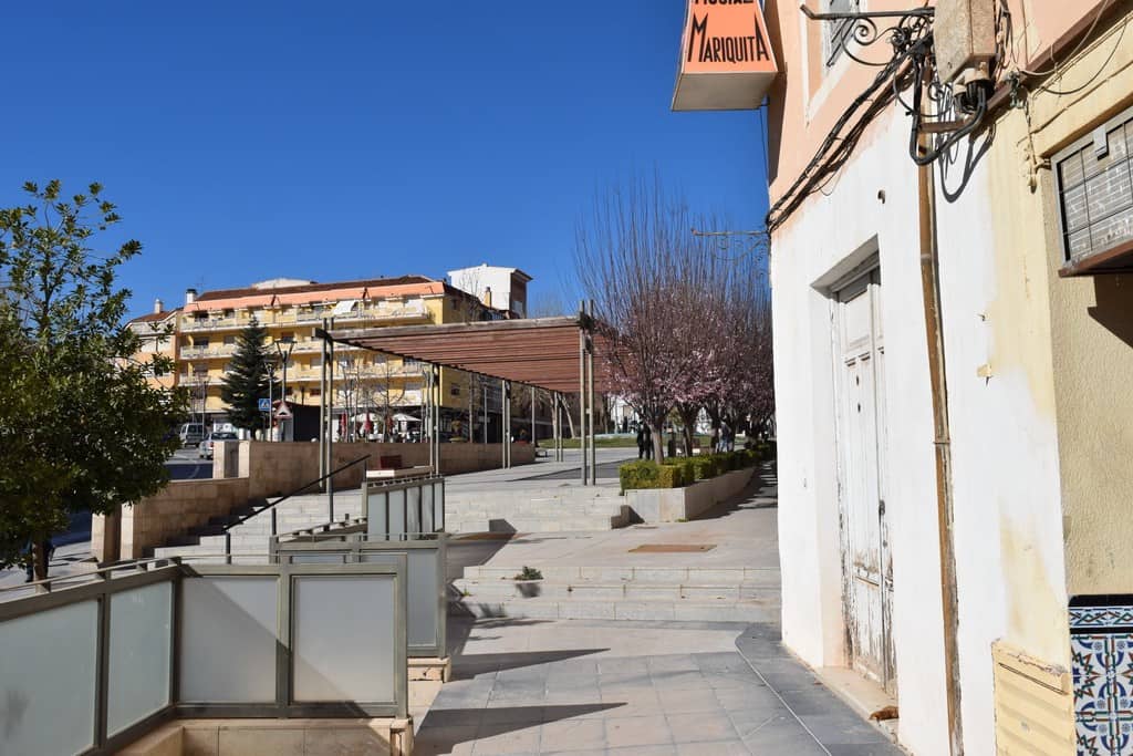Commercial property in Baza, Granada, ideal for business investment or retail use.