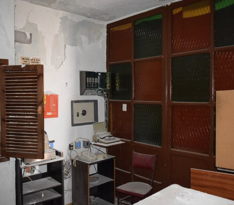 Commercial property in Baza, Granada with potential for business or investment.