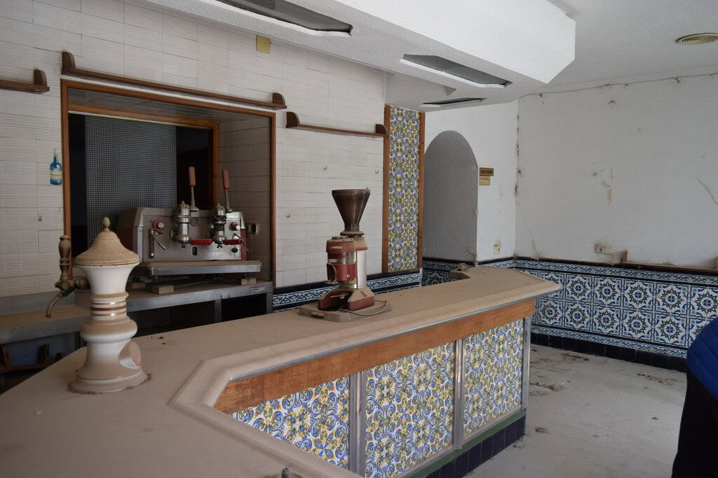 Commercial property in Baza, Granada with traditional decor and spacious interior.