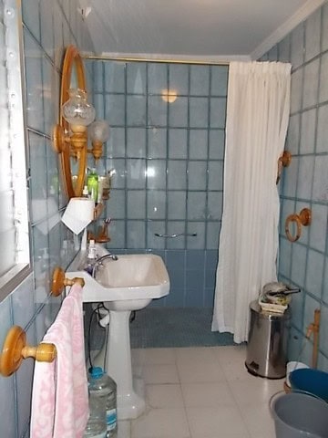 Town House Bathroom in Lucar, Almeria with traditional decor and functional fixtures.