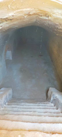 Rural property with underground cave in Benamaurel, Granada, ideal for renovation or unique living s.