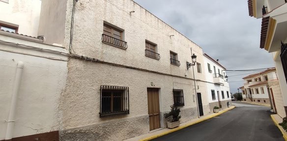 Village property in Armuna, Almeria with traditional architecture and charming streets.