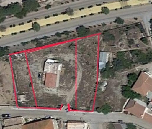 Vacant plot of land for building a villa in Fines, Almeria, with road access and surrounding natural.