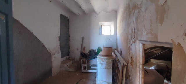 Interior view of a rustic rural property in Jamula, Granada under renovation.