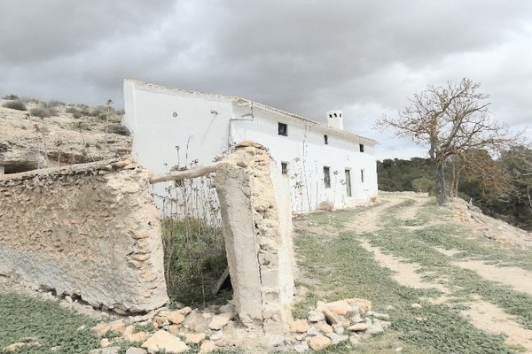 Charming country estate in Benamaurel, Granada, featuring traditional whitewashed walls and scenic r.