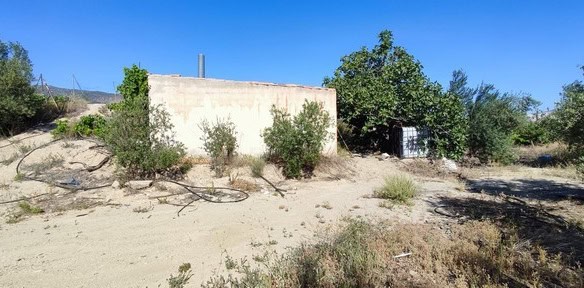 Rural property in Urracal, Almeria with natural surroundings and open land.