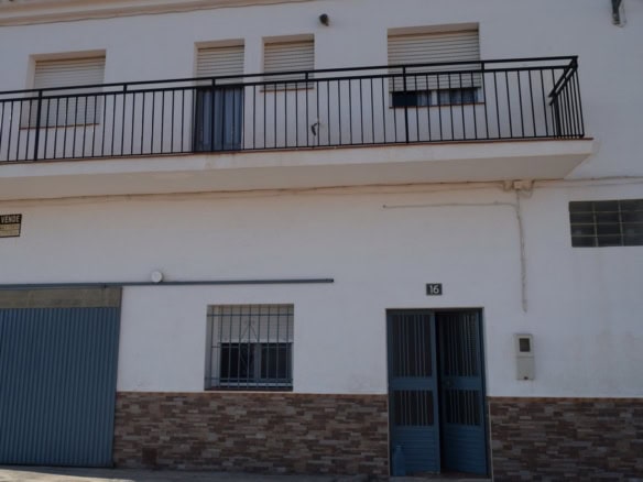 Traditional cave house with modern amenities in Castillejar, Granada, Spain.