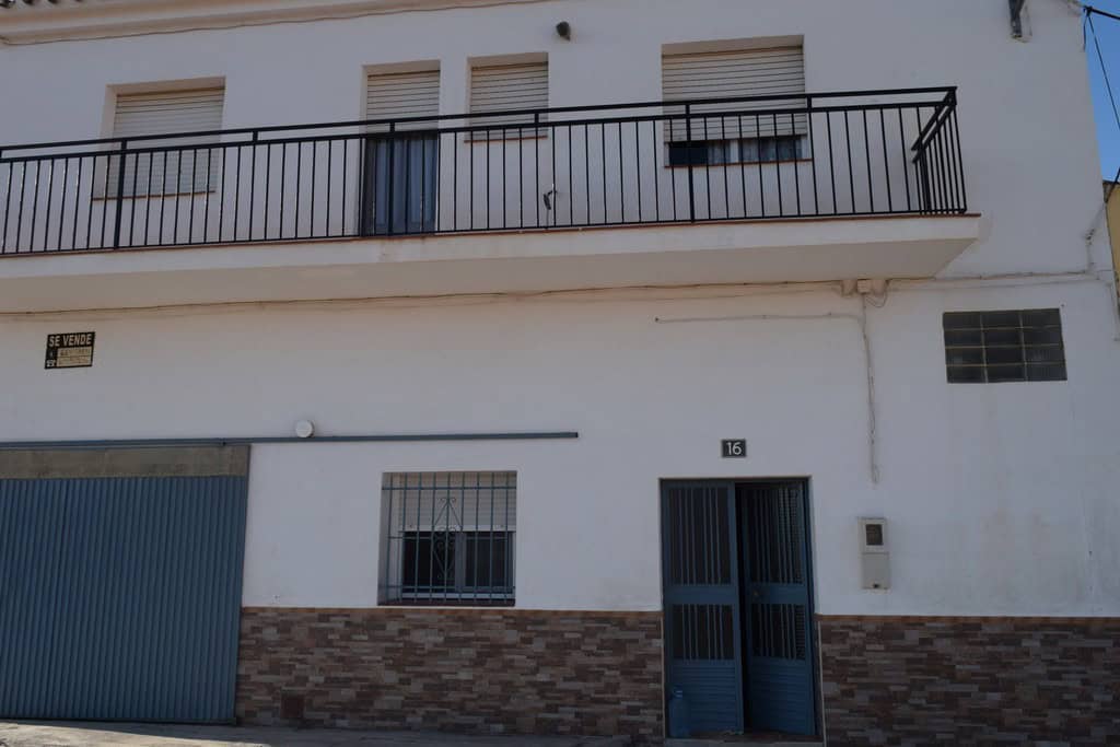 Traditional cave house with modern amenities in Castillejar, Granada, Spain.