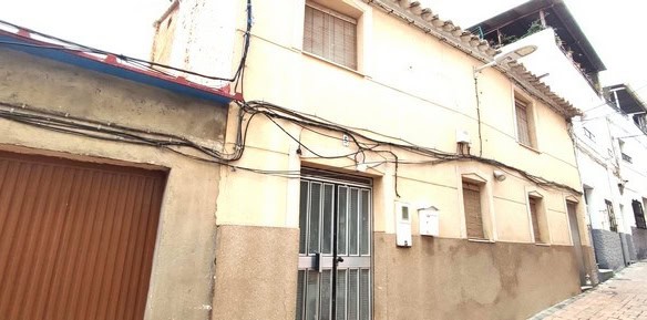 Charming town house in Tijola, Almeria, ideal for renovation and investment opportunities.