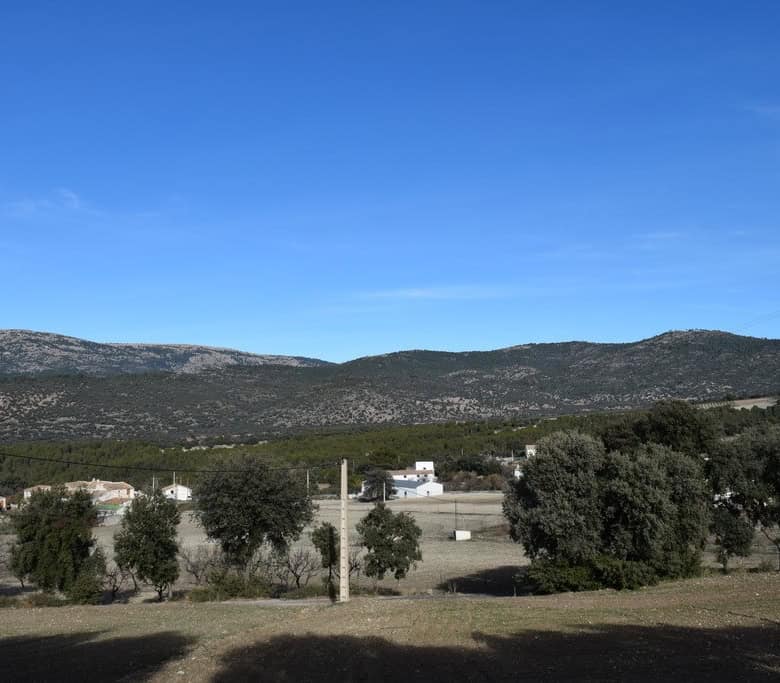 Rural property with scenic mountain views in Pozo Alcon, Jaen, ideal for countryside living or inves.