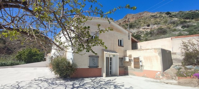 Charming rural property in Oria, Almeria, with traditional architecture and scenic mountain views.